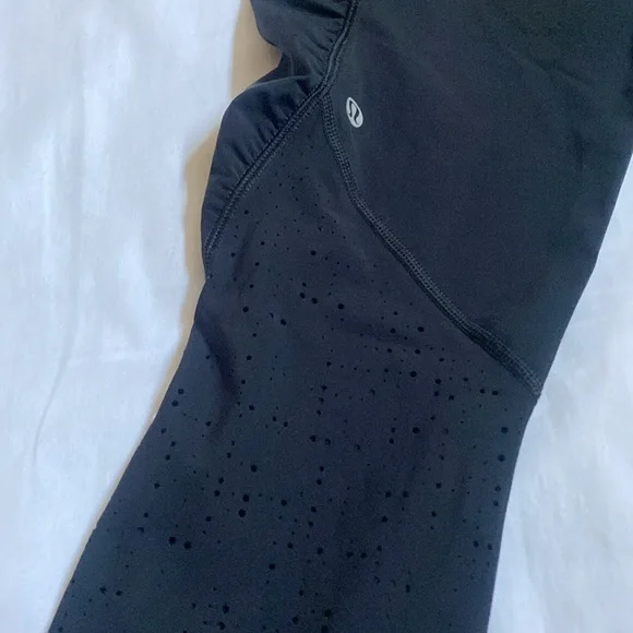 Lululemon crops - Picture 3 of 4